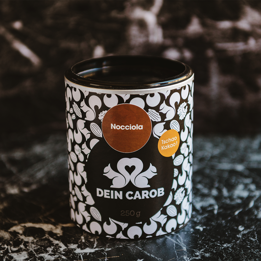 Unser Bio Getränkepulver auf Carobbasis mit Haselnuss